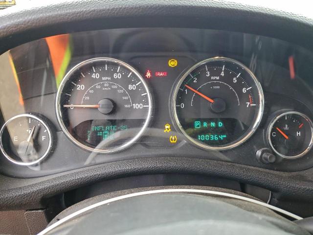 Jeep Wrangler Sahara Image 6