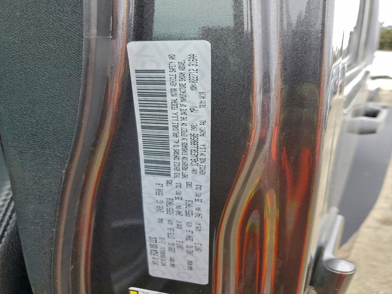 Jeep Wrangler Sahara Image 10