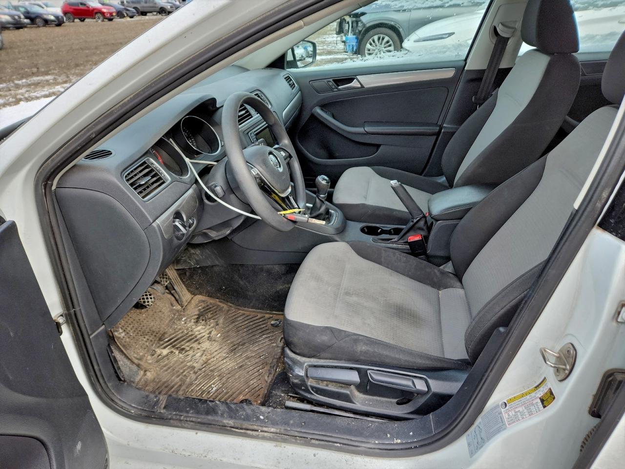 Volkswagen Jetta S Image 7