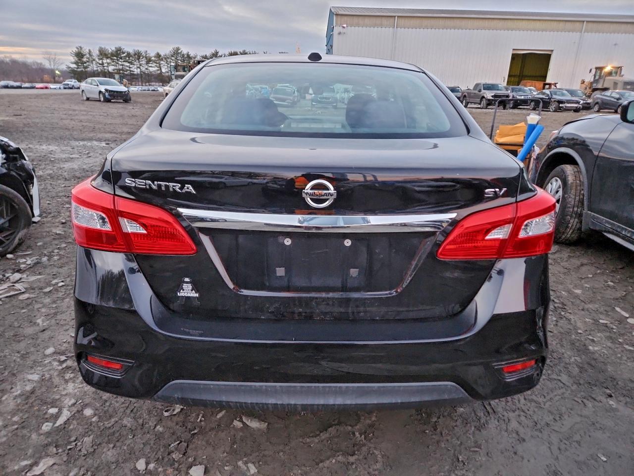 Nissan Sentra S Image 8