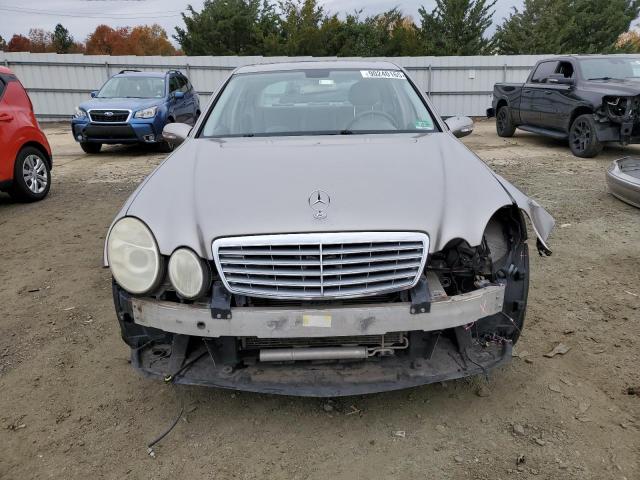 Mercedes-Benz E-Class 320 4matic Image 11