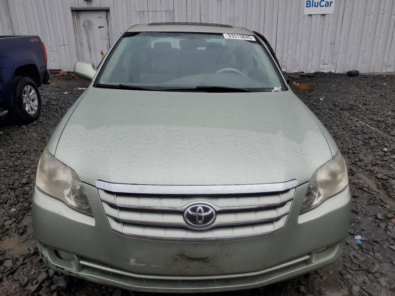 Toyota Avalon Xl Image 2