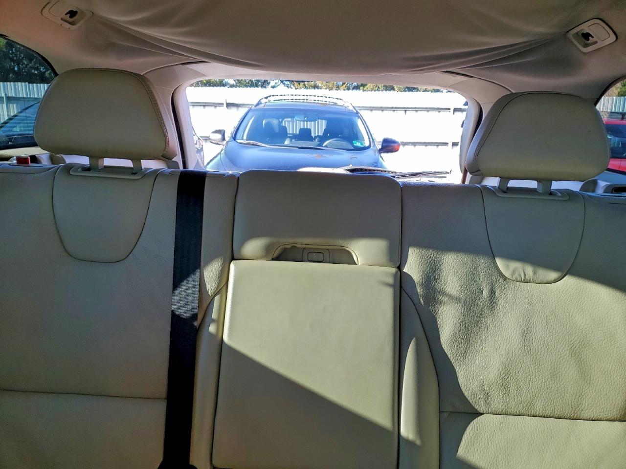 Volvo XC60 T6 Image 12