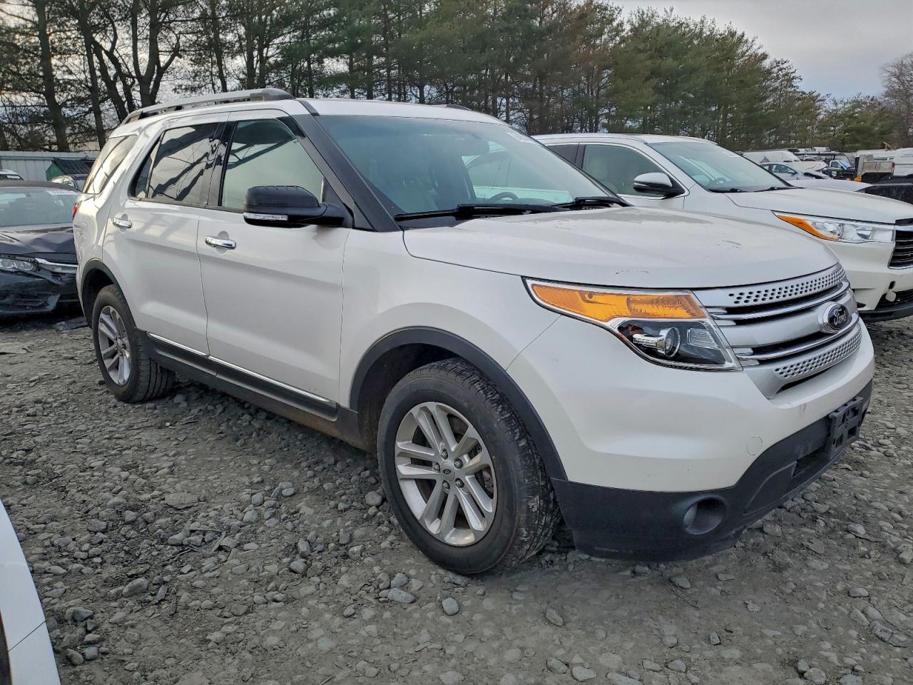 Ford Explorer Xlt Image 9