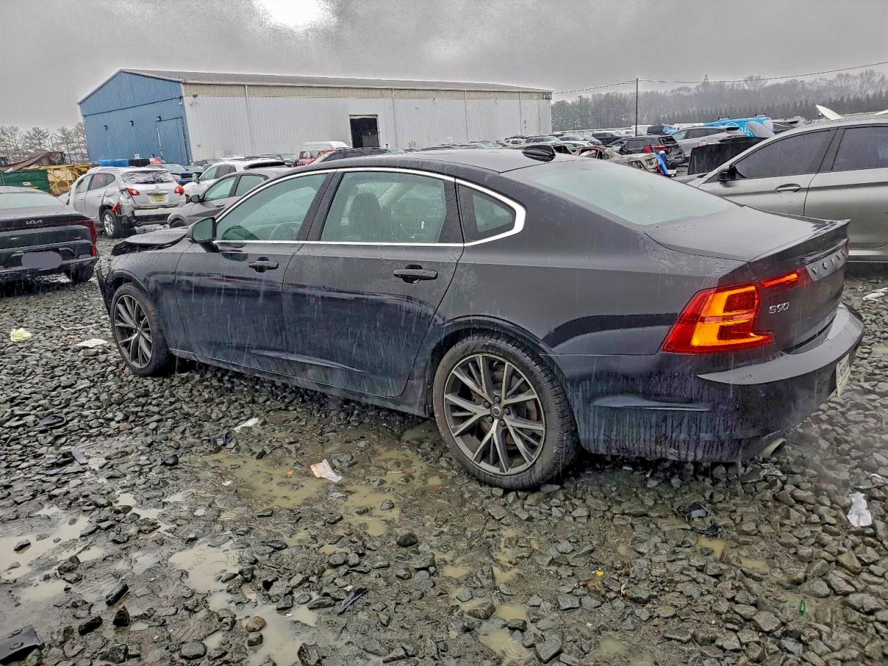 Volvo S90 T5 Momentum Image 8