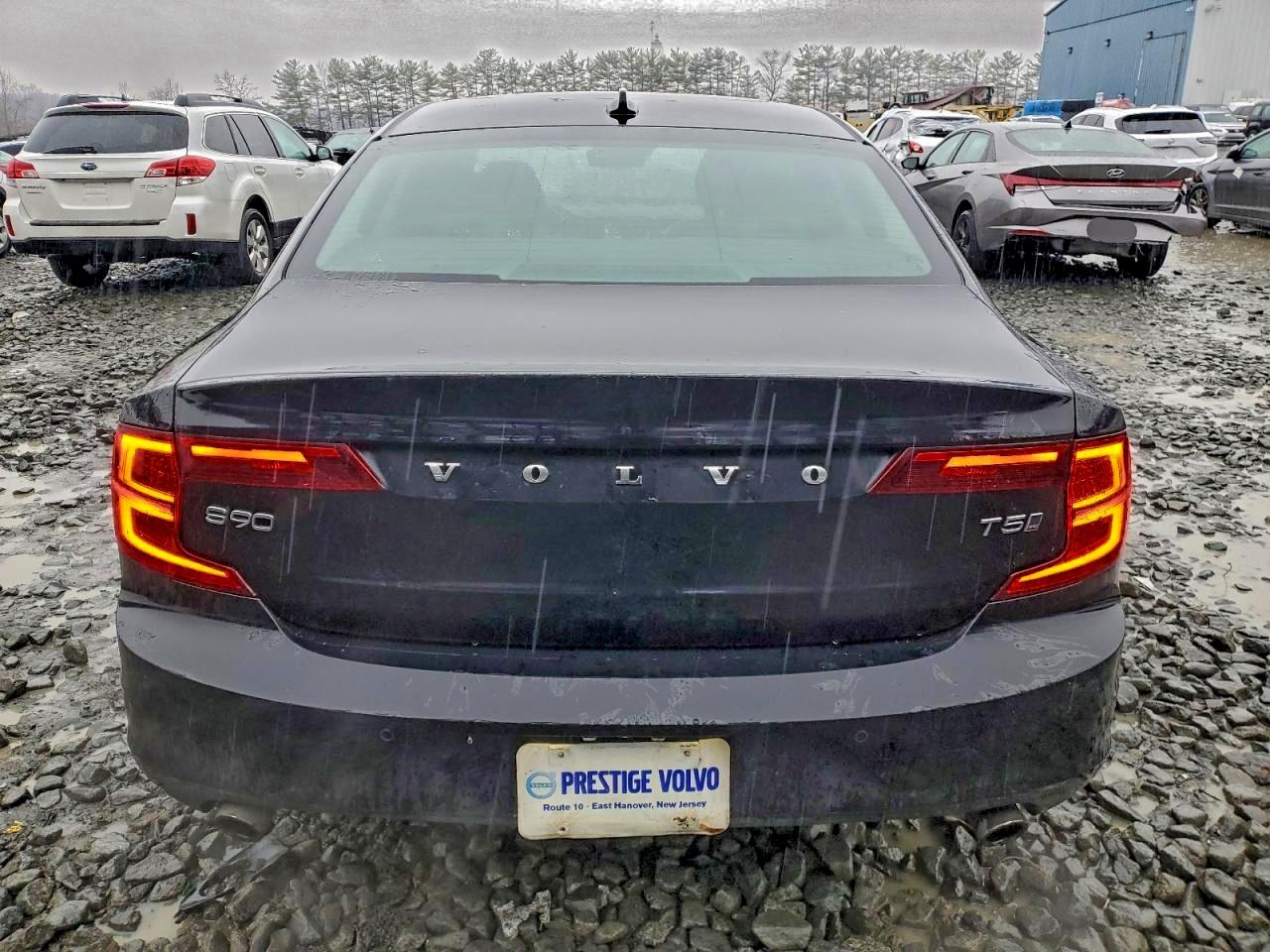 Volvo S90 T5 Momentum Image 7