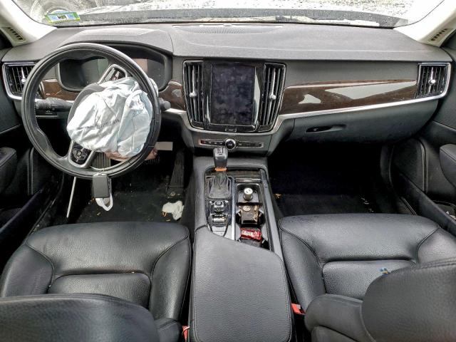 Volvo S90 T5 Momentum Image 4