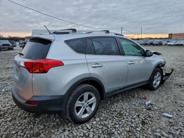 Toyota RAV4 Xle Image 2