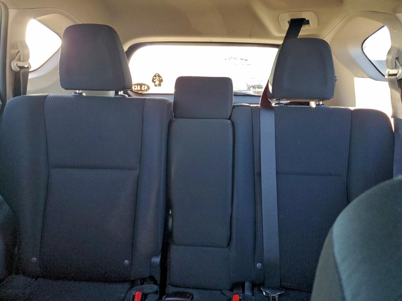 Toyota RAV4 Le Image 7