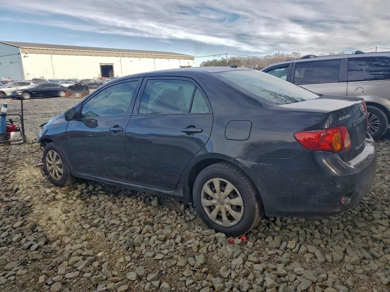 Toyota Corolla Base Image 11