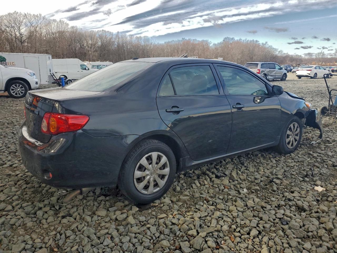 Toyota Corolla Base Image 6