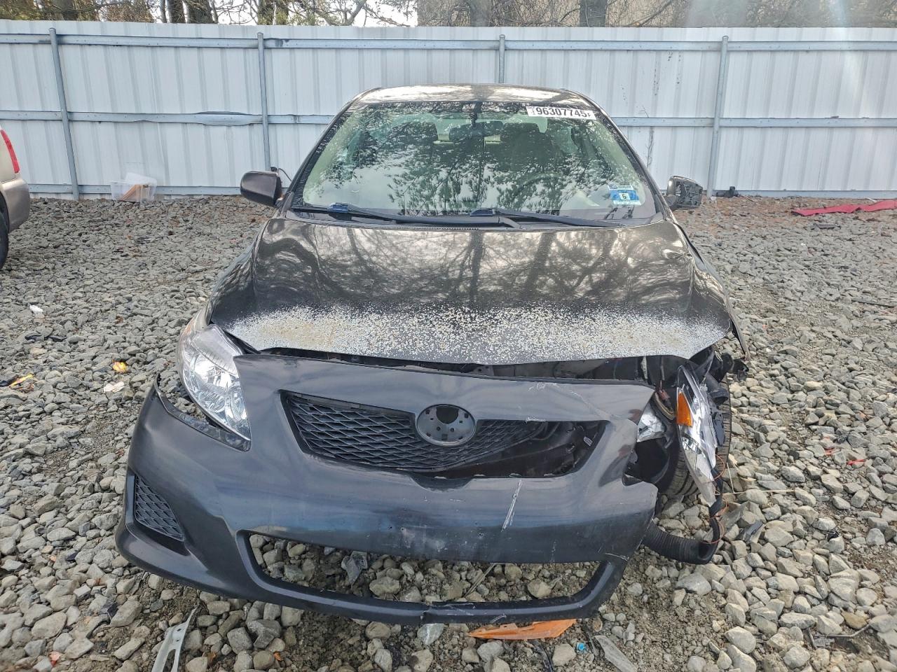 Toyota Corolla Base Image 2