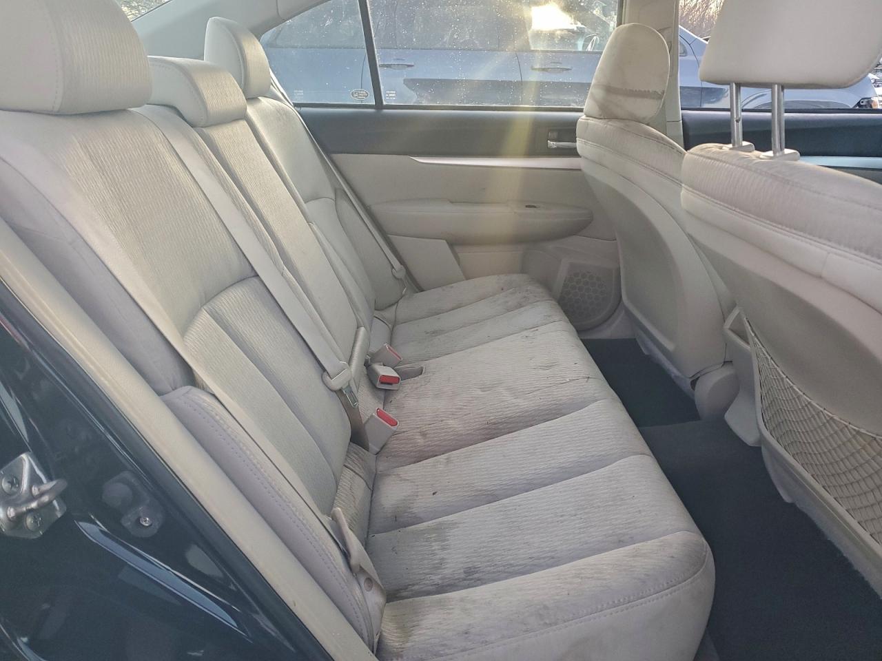 Subaru Legacy 2.5i Image 11