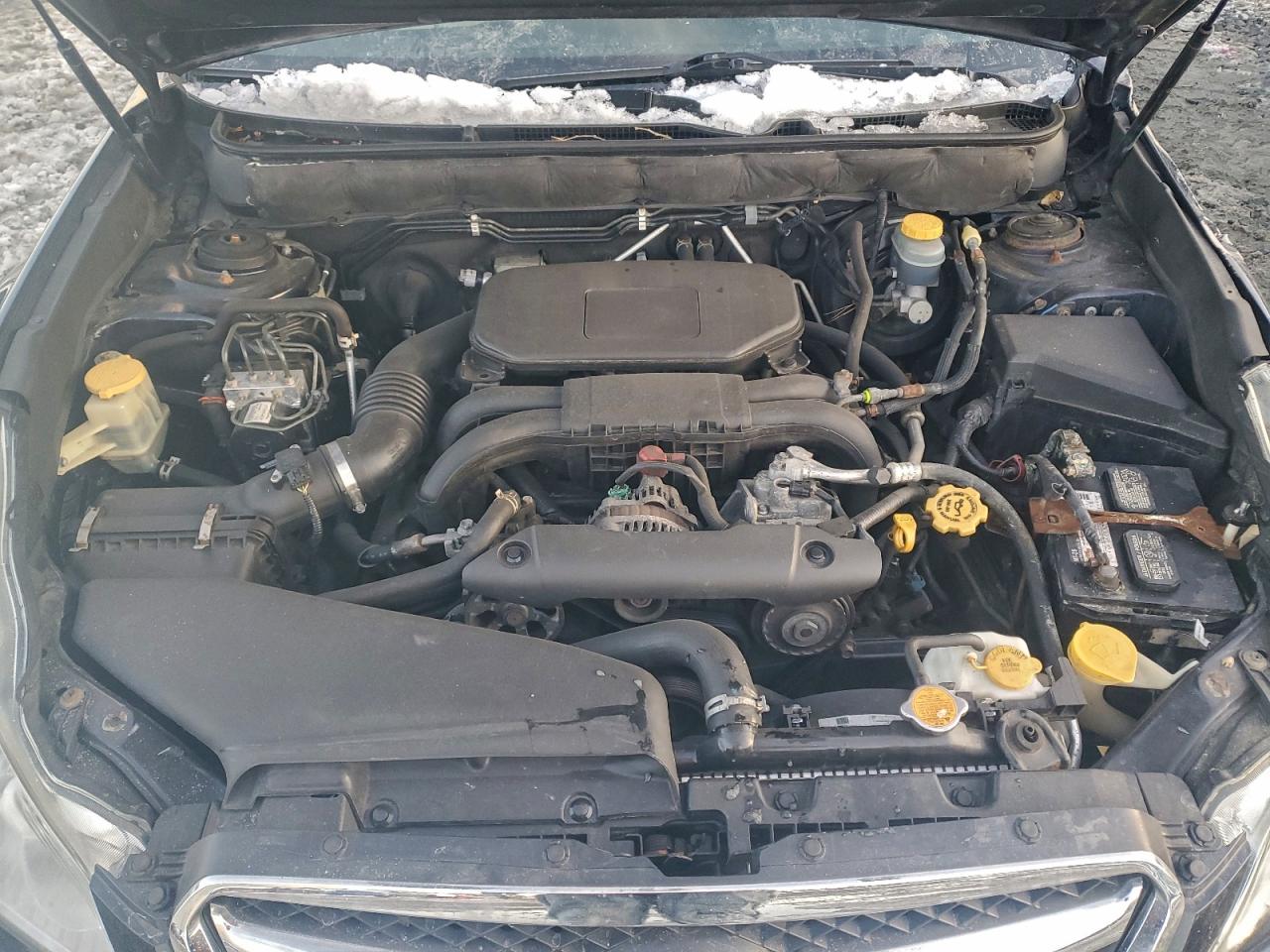 Subaru Legacy 2.5i Image 8