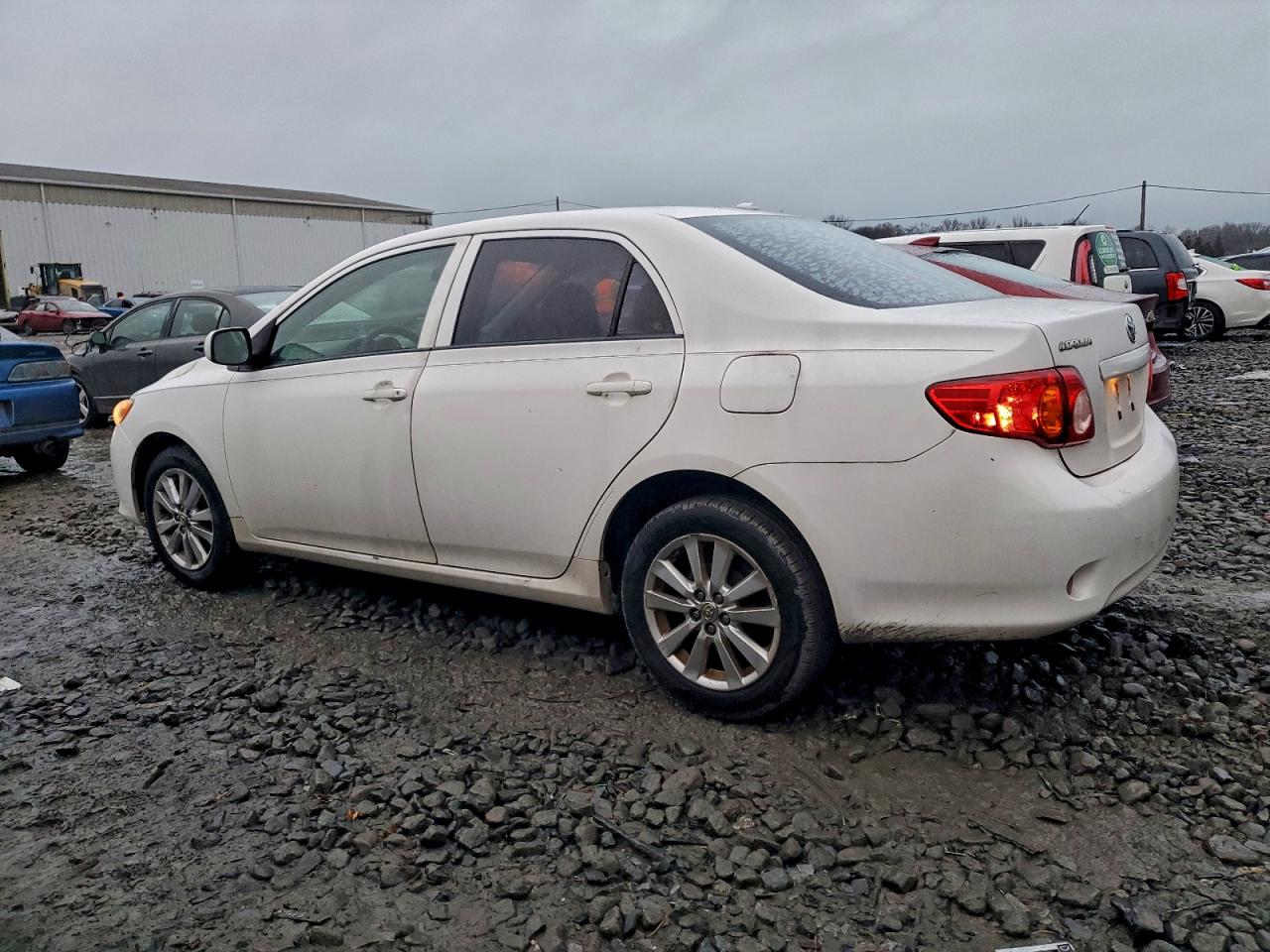 Toyota Corolla Base Image 2