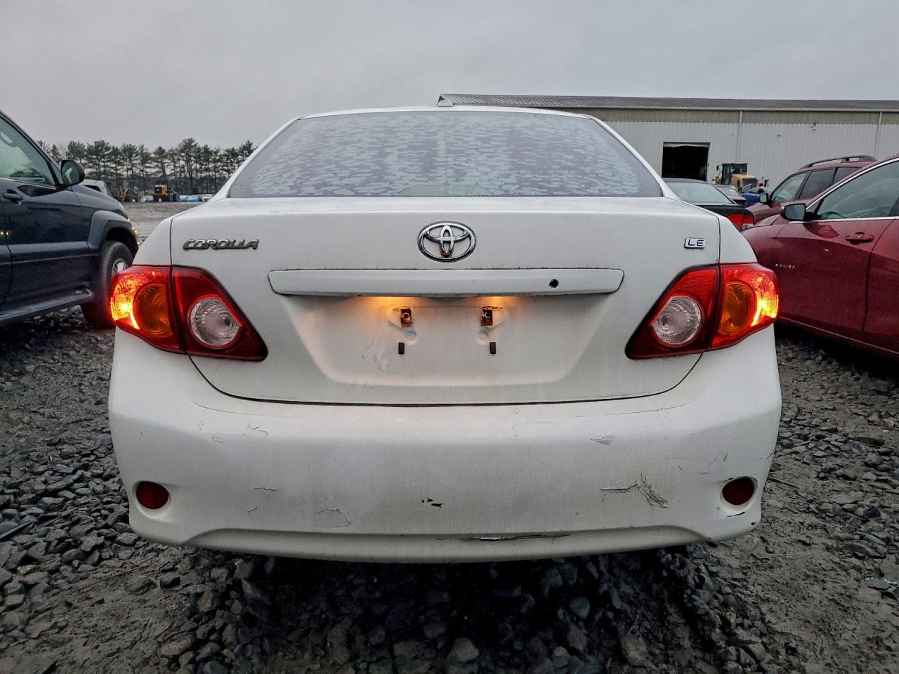 Toyota Corolla Base Image 7