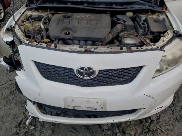 Toyota Corolla Base Image 9