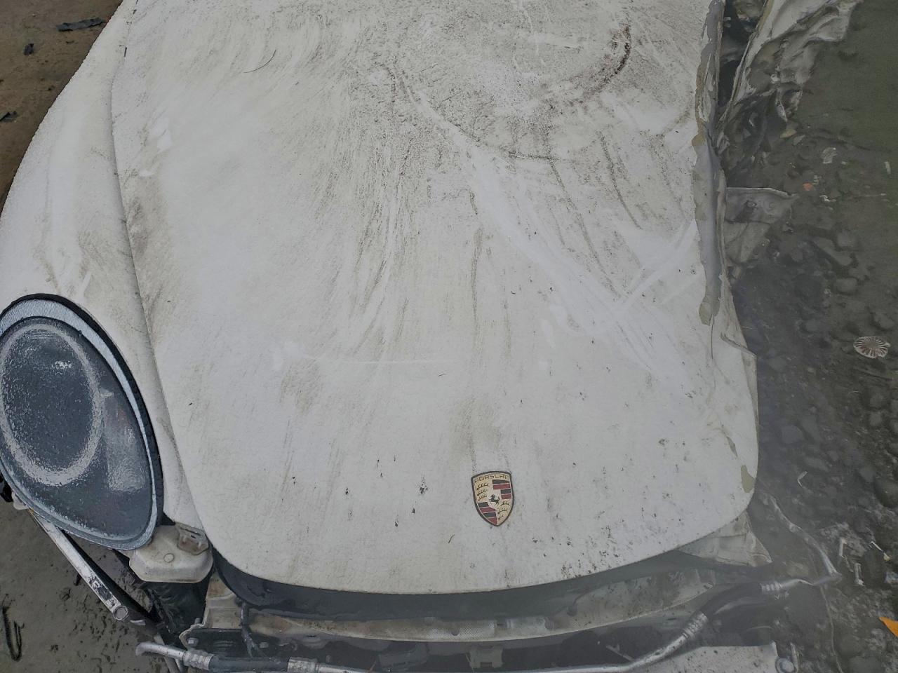 Porsche Boxster Image 12