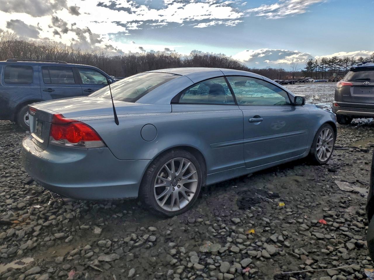 Volvo C70 T5 Image 3