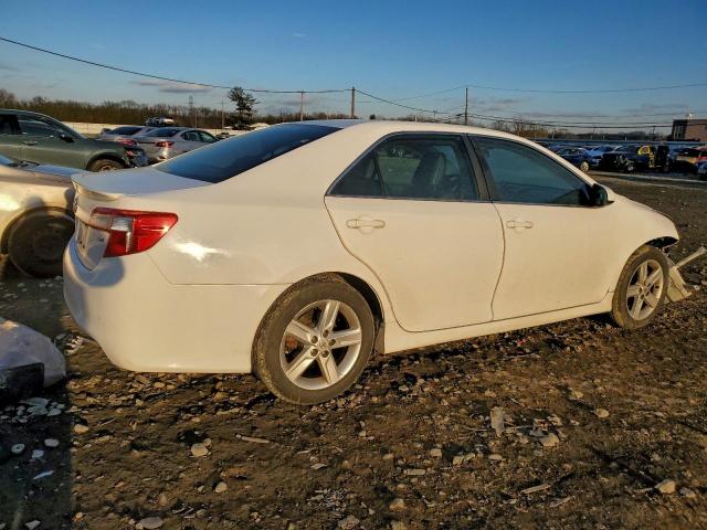 Toyota Camry L Image 3