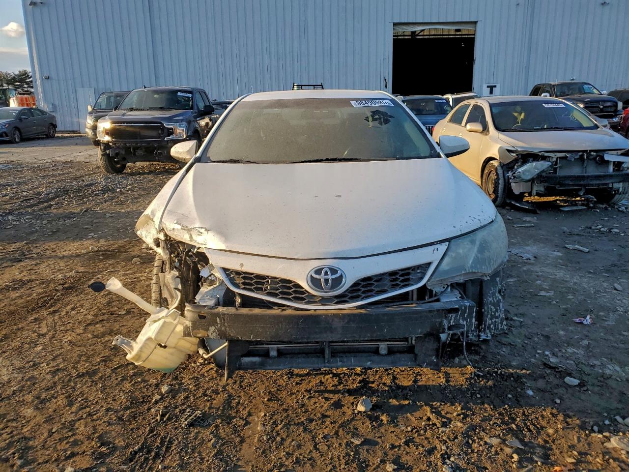 Toyota Camry L Image 6