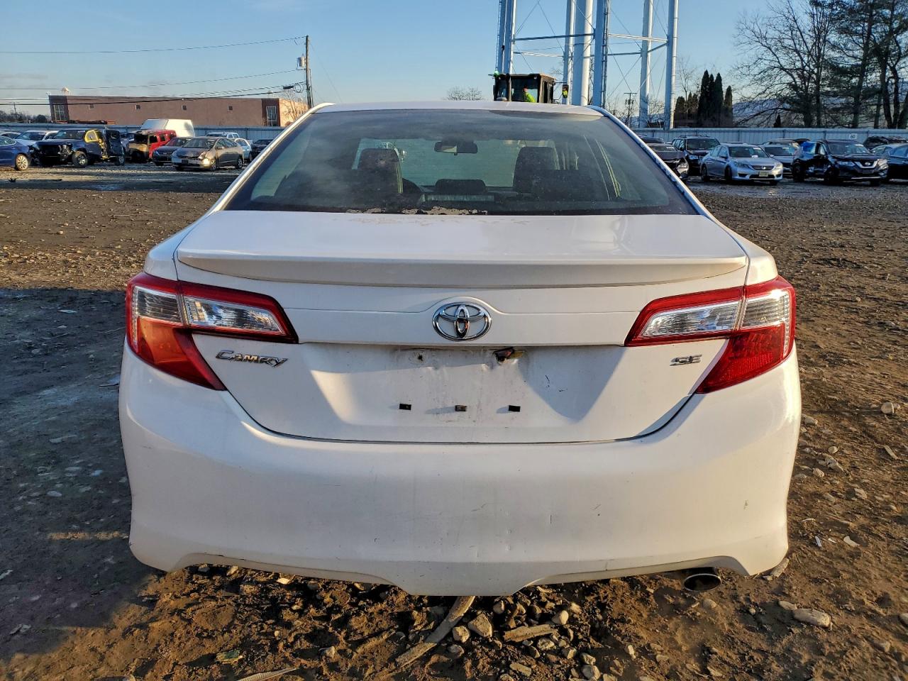 Toyota Camry L Image 10