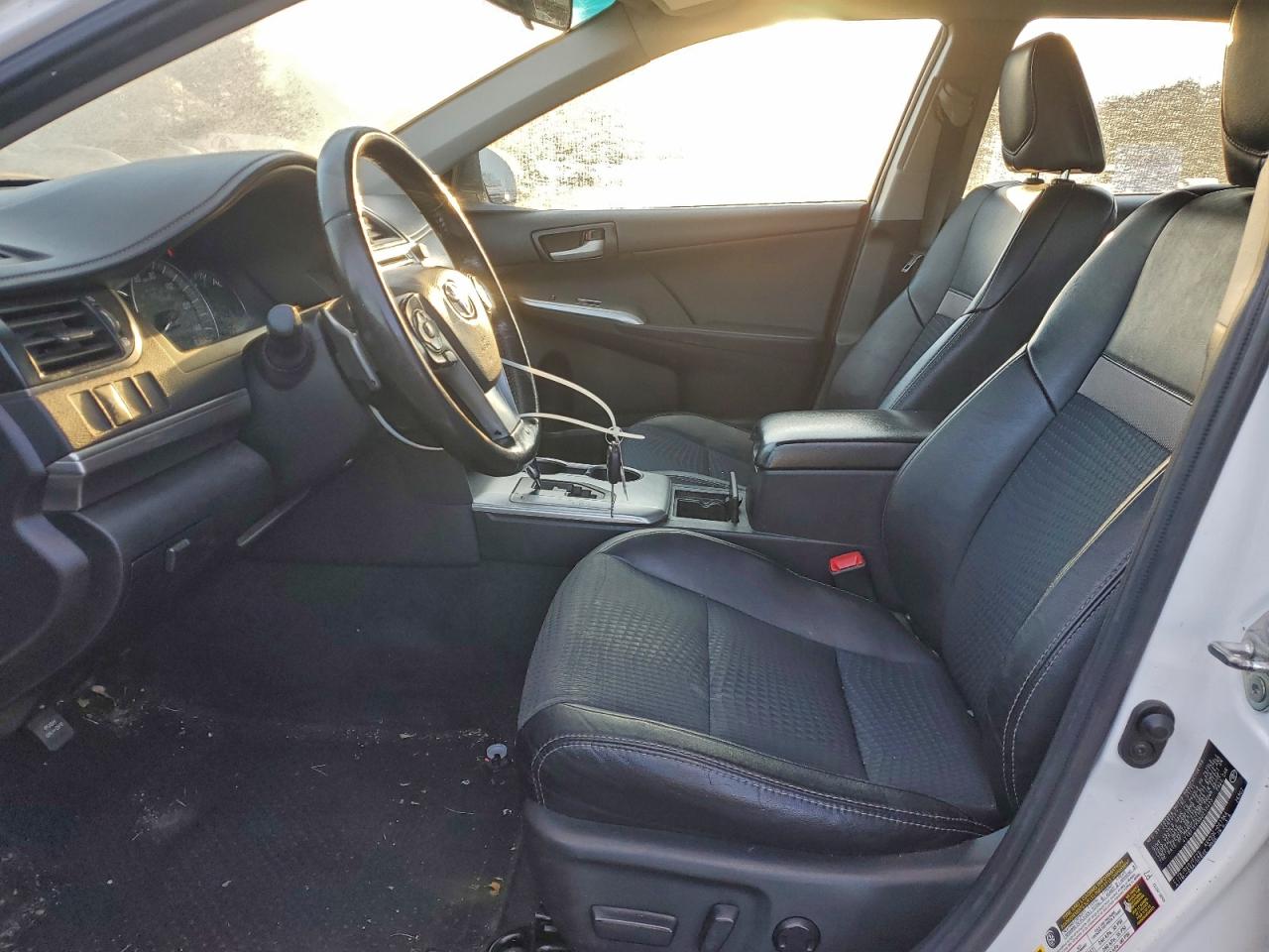 Toyota Camry L Image 7