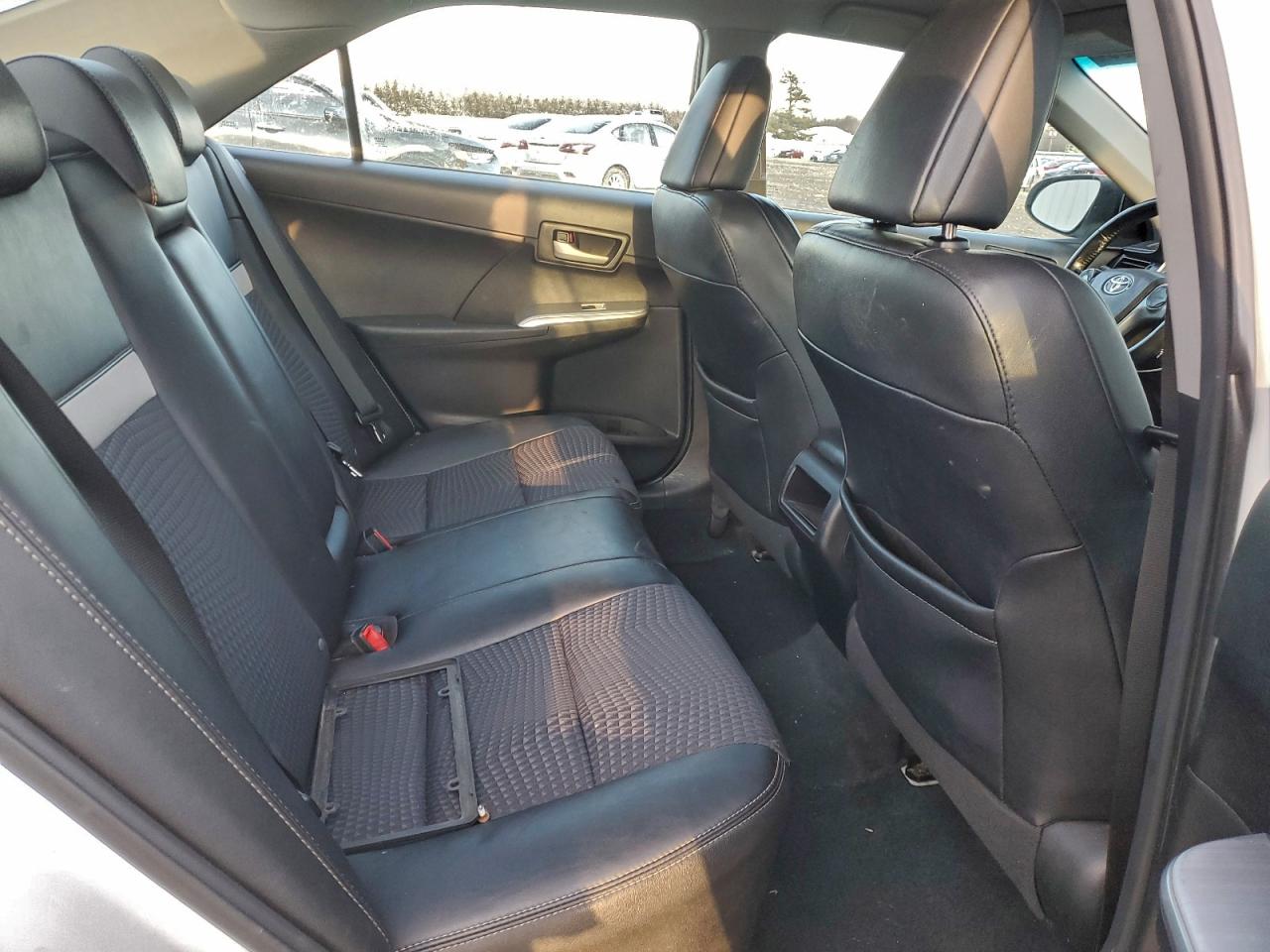 Toyota Camry L Image 13