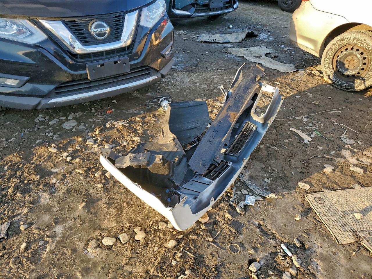 Toyota Camry L Image 8