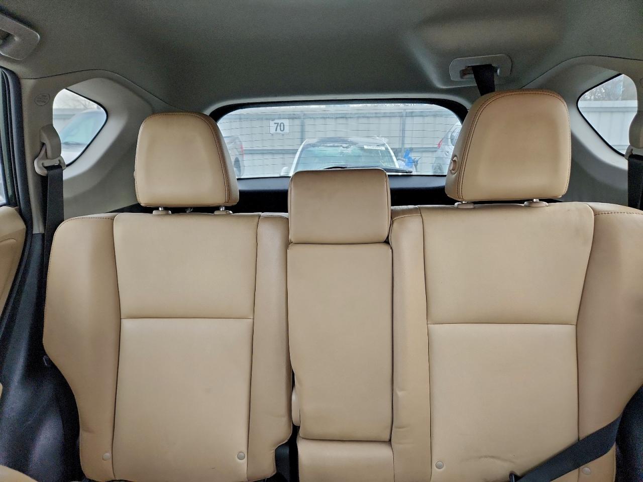 Toyota RAV4 Limited Image 9