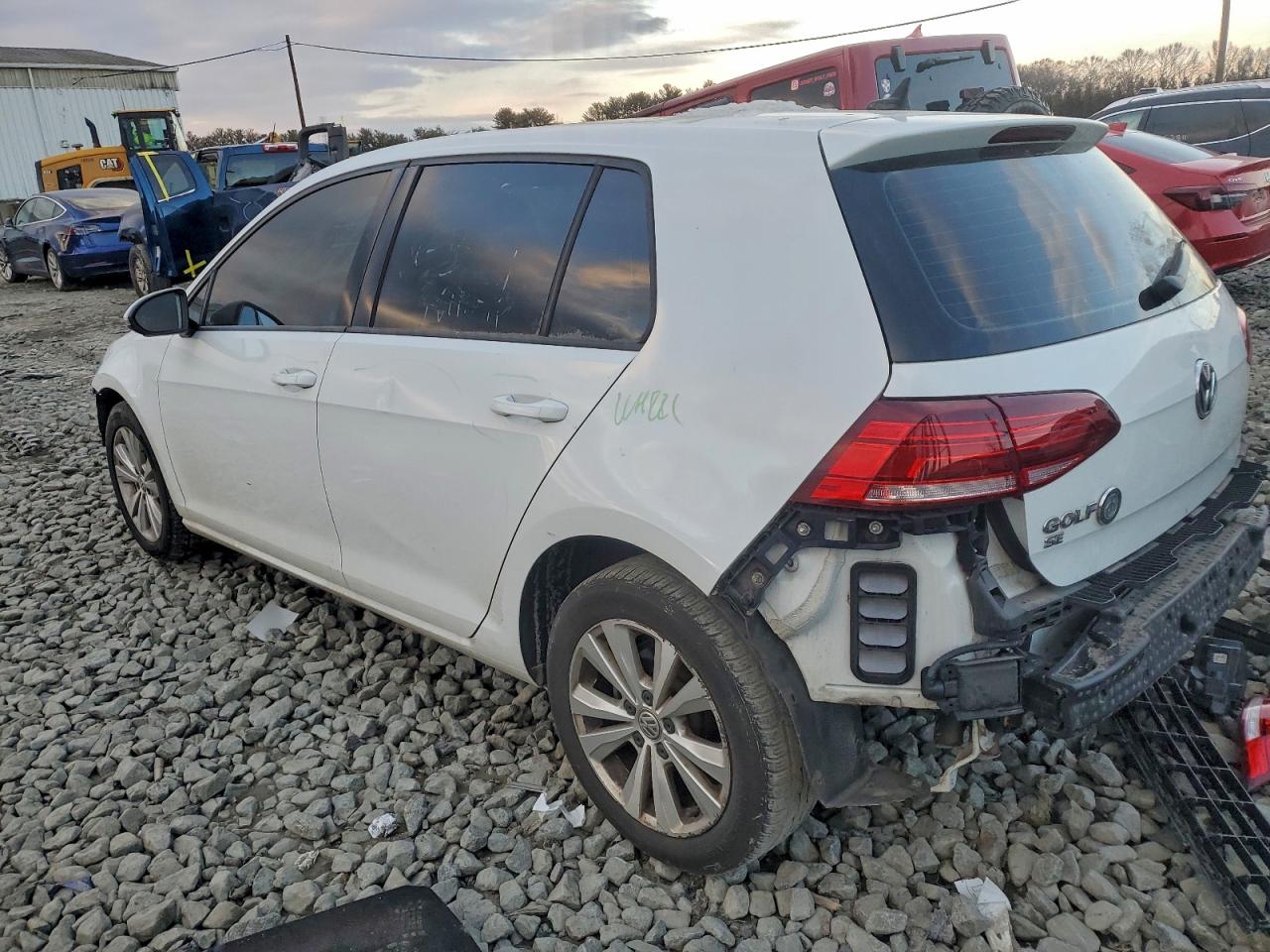 Volkswagen Golf S Image 12