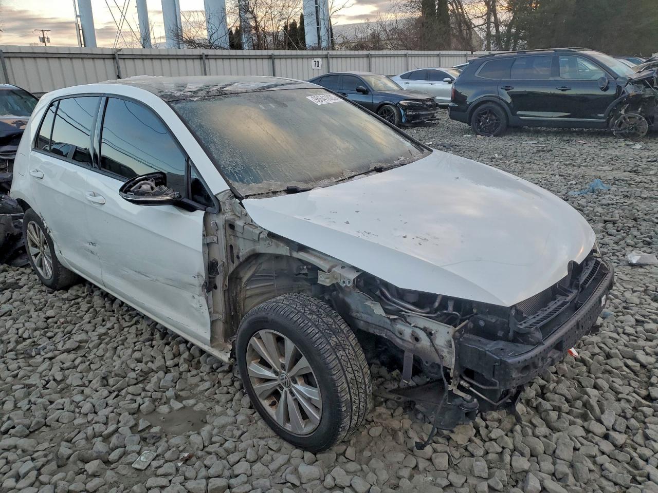 Volkswagen Golf S Image 8