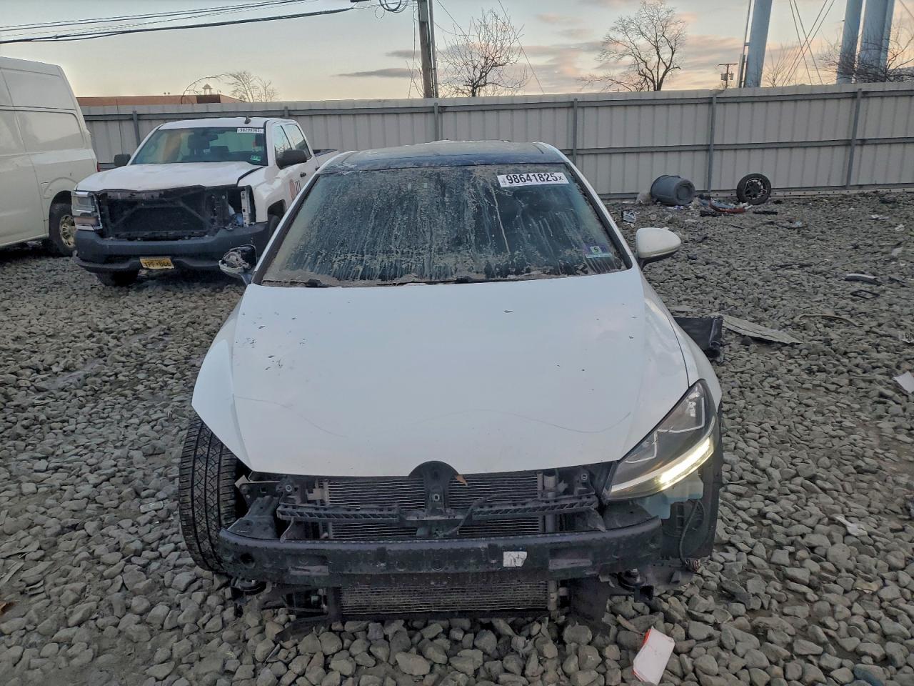 Volkswagen Golf S Image 11