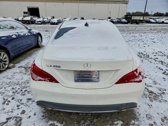 Mercedes-Benz Cla-class 250 Image 12