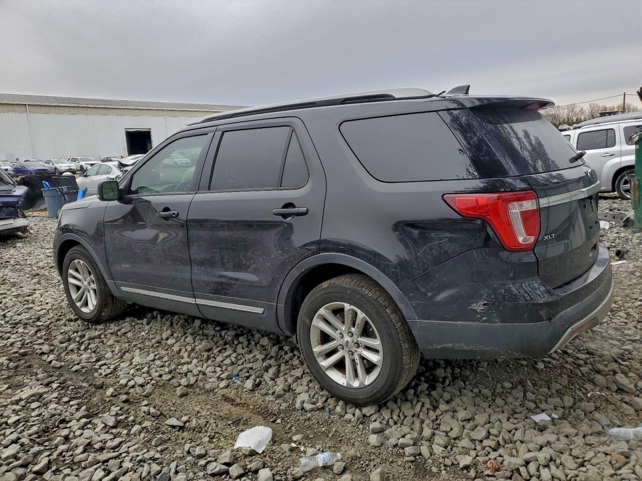Ford Explorer Xlt Image 2