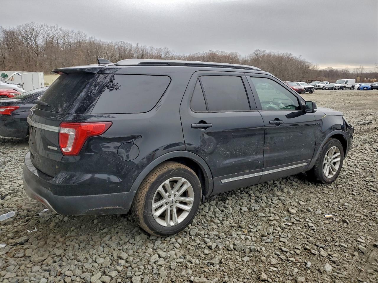 Ford Explorer Xlt Image 6