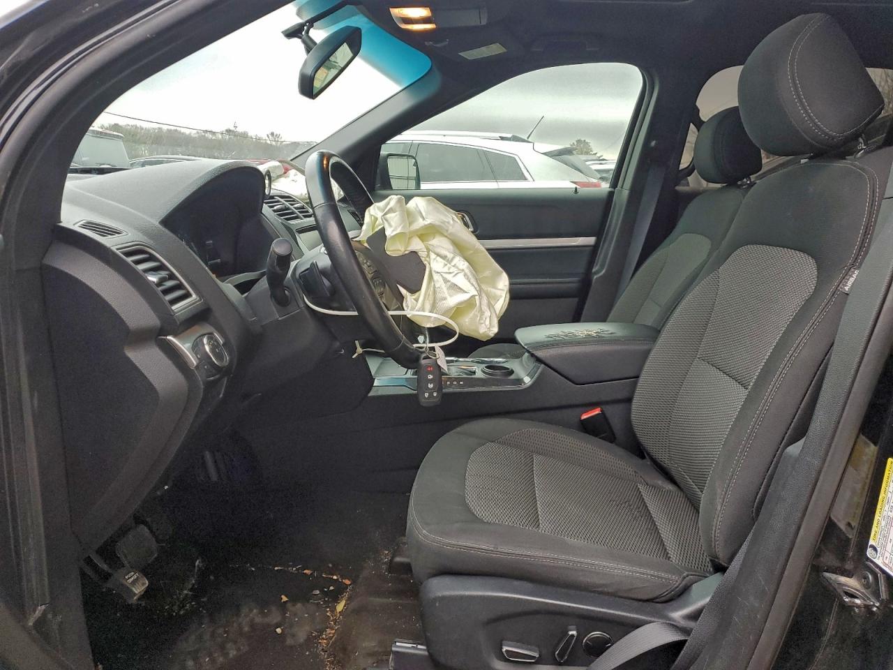 Ford Explorer Xlt Image 10