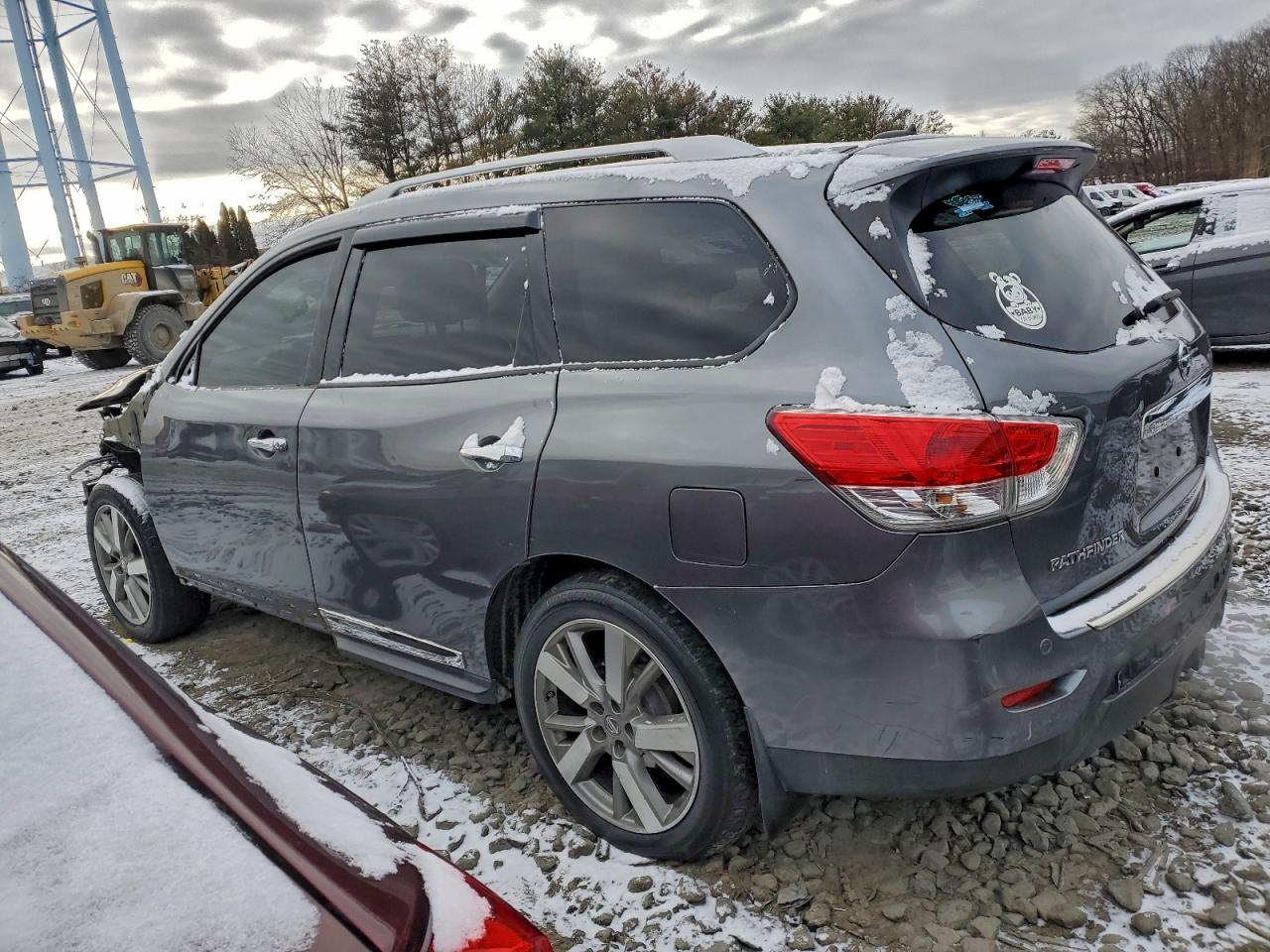 Nissan Pathfinder S Image 2