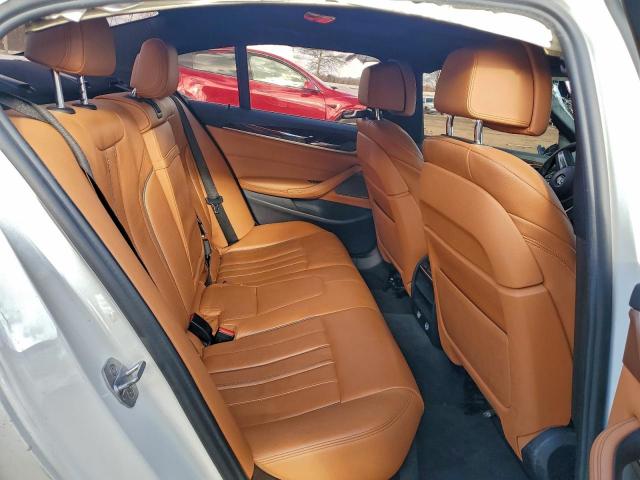 BMW 5 Series Xi Image 8