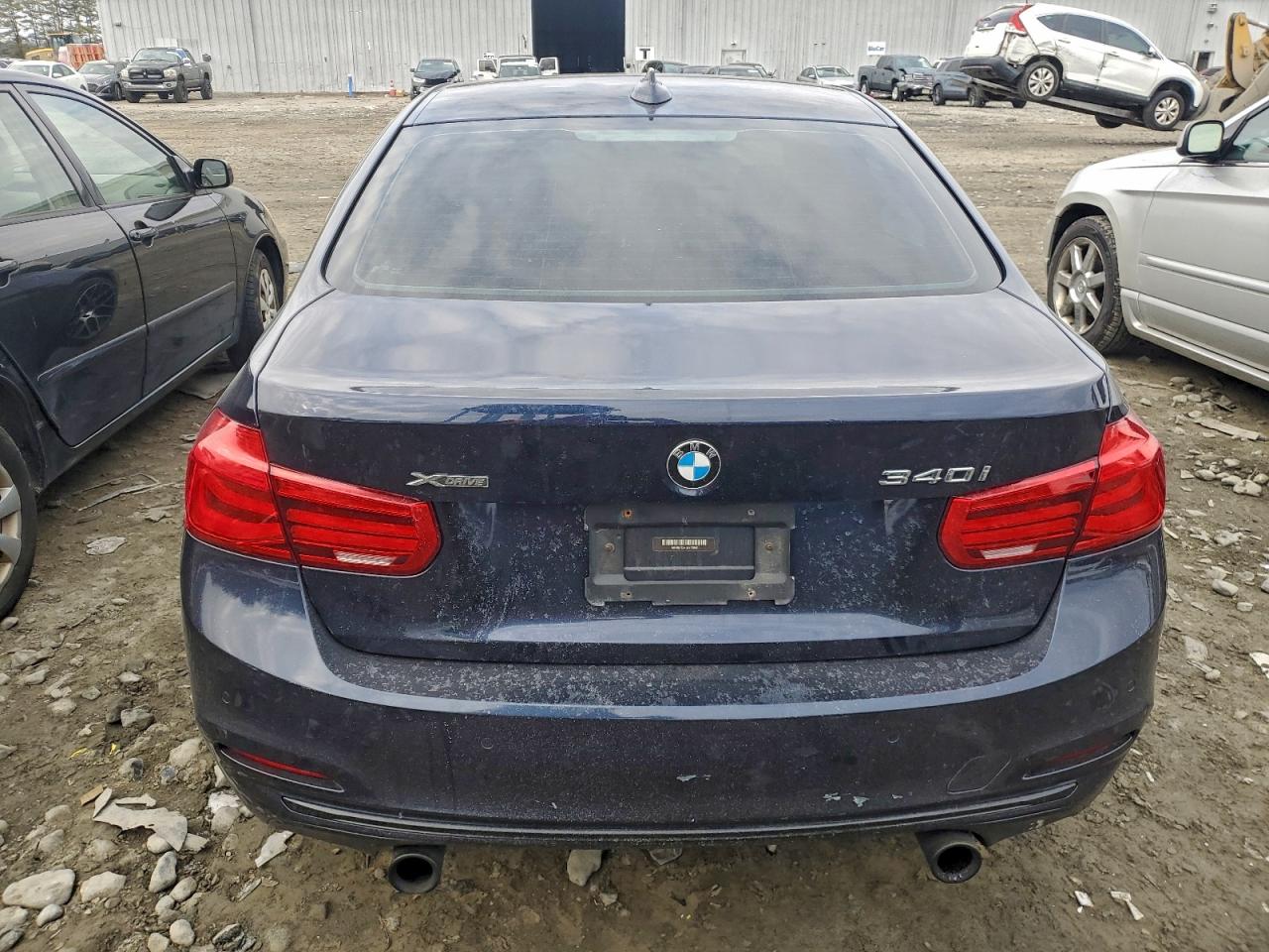 BMW 3 Series Xi Image 8