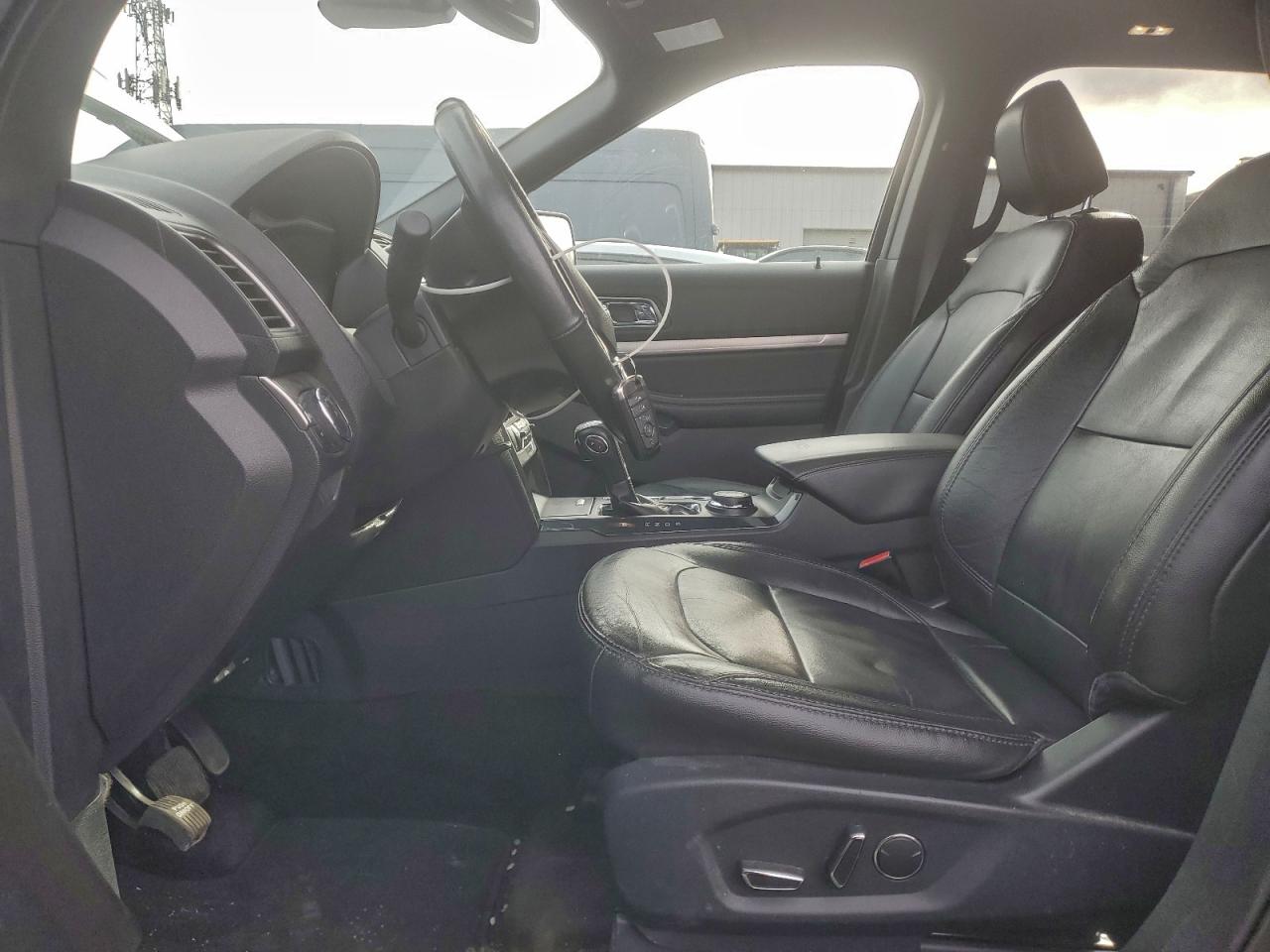 Ford Explorer Xlt Image 5