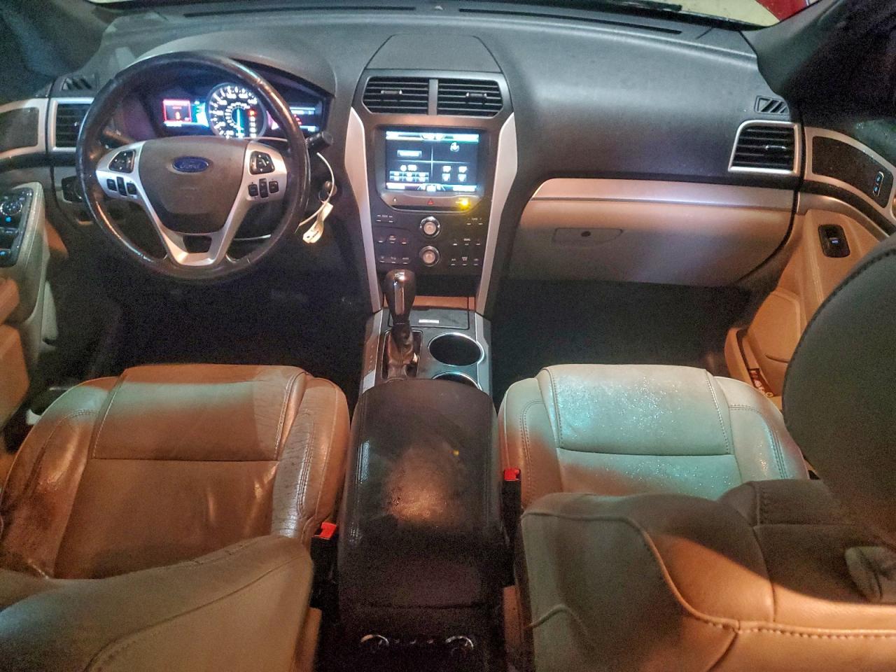 Ford Explorer Xlt Image 6