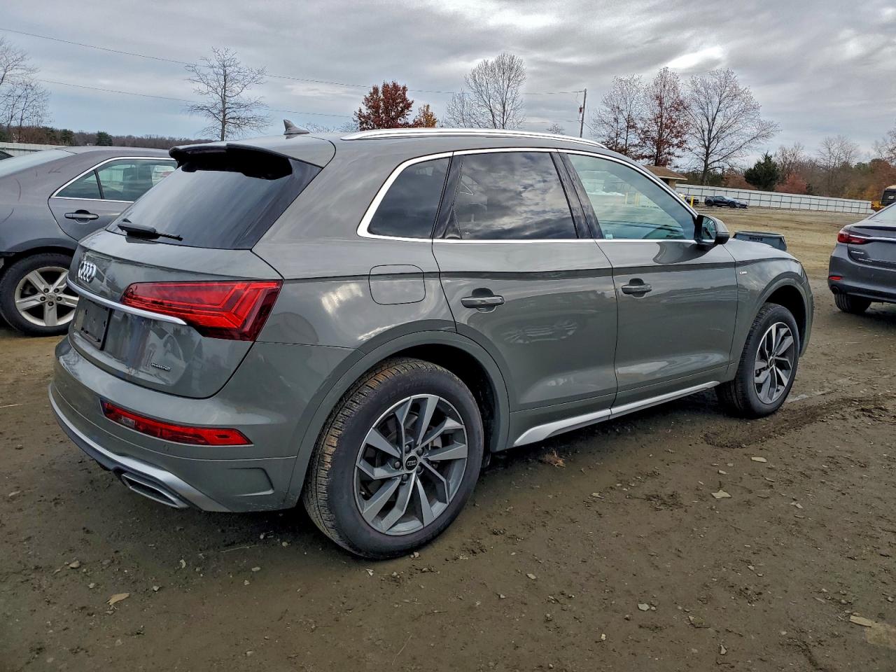 Audi Q5 Premium Plus 45 Image 2