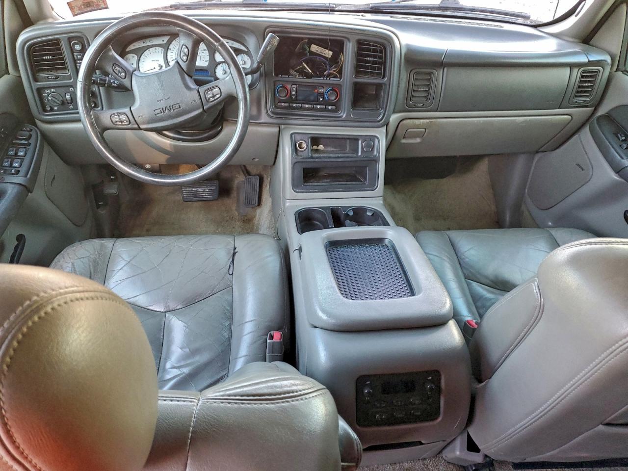 GMC Yukon Image 11