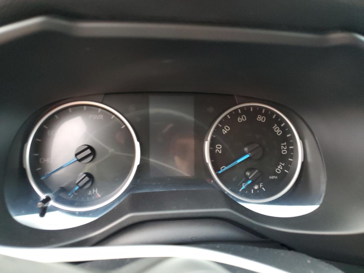 Toyota RAV4 Le Image 6