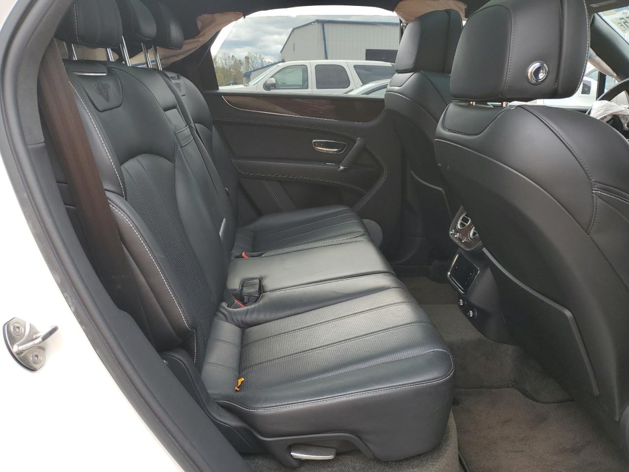 Bentley Bentayga Image 12