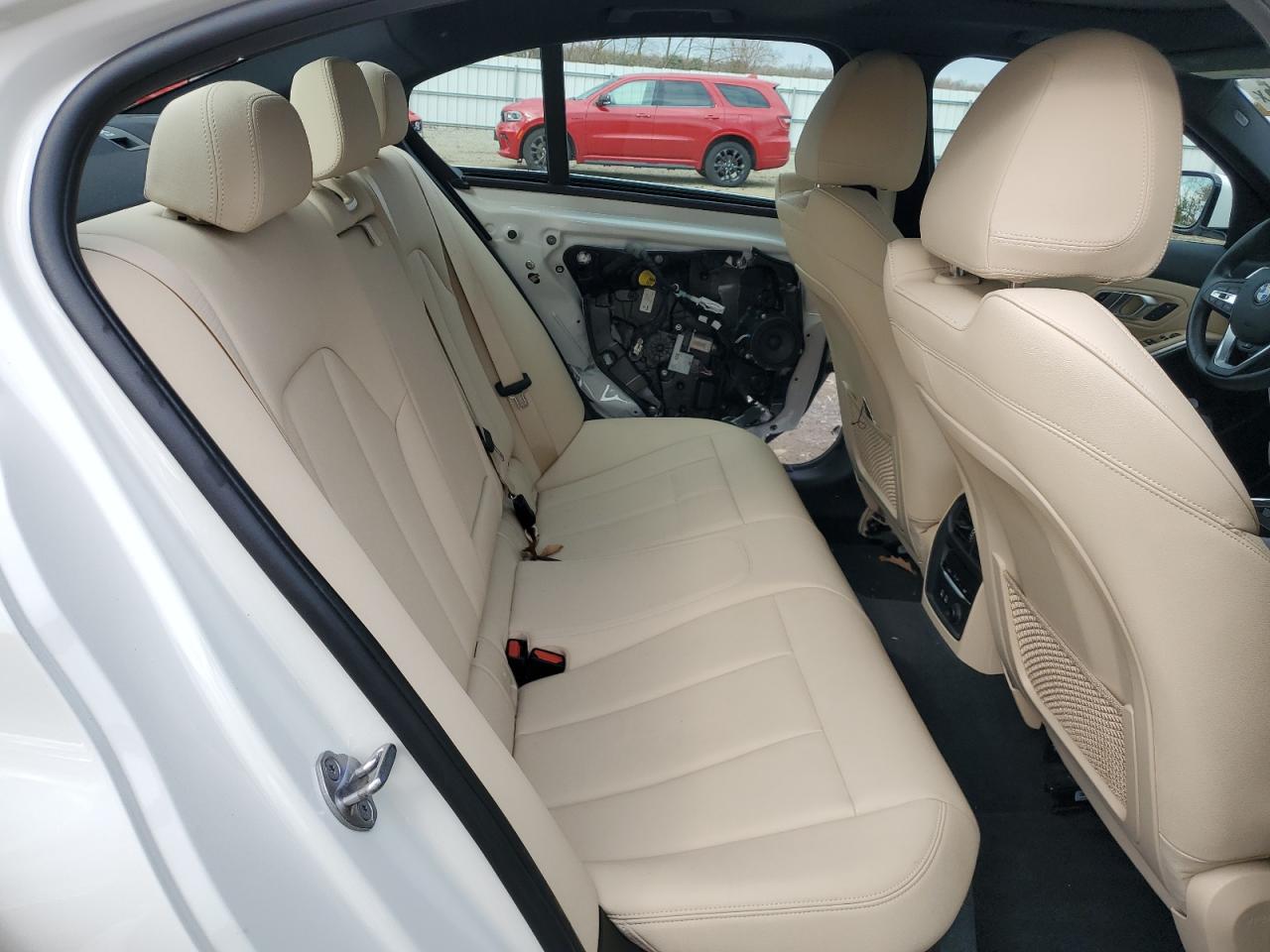 BMW 3 Series Image 11