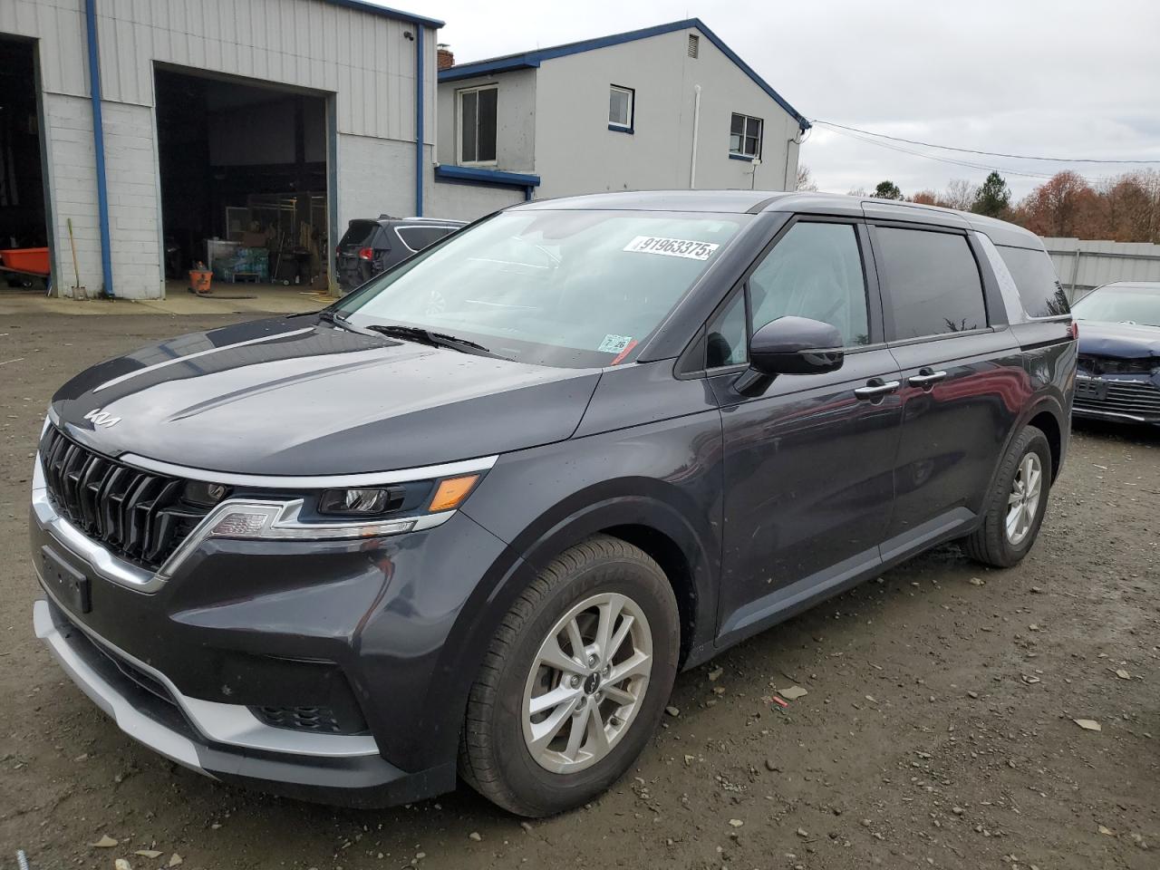 Kia Carnival Lx Image 1