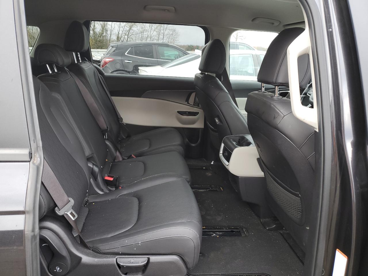 Kia Carnival Lx Image 11