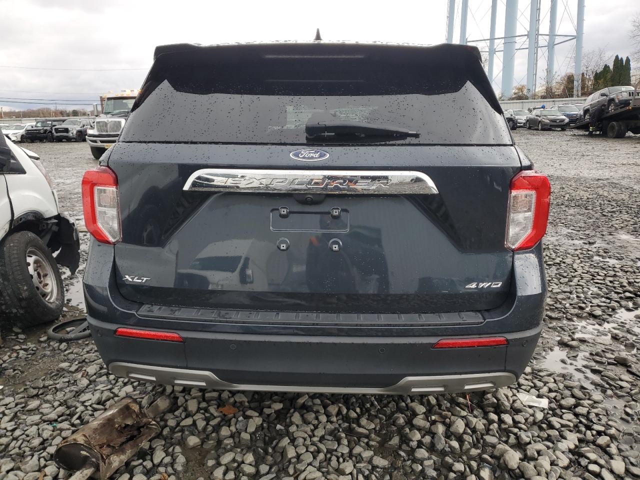 Ford Explorer Xlt Image 11